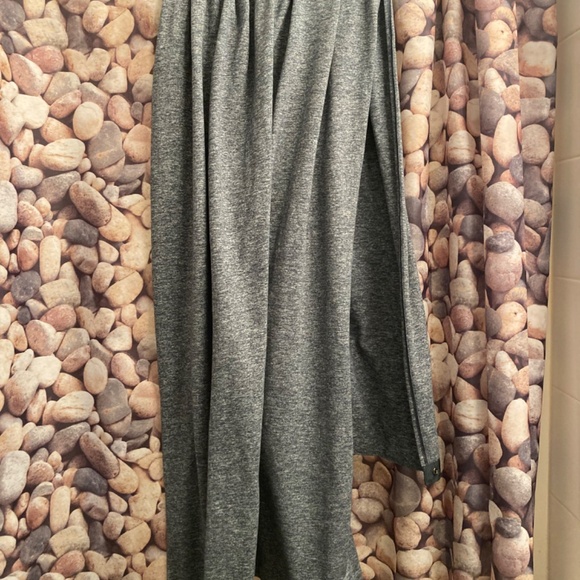 Lululemon Vinyasa snap infinity scarf wrap - Heathered Teal colour - Picture 7 of 8